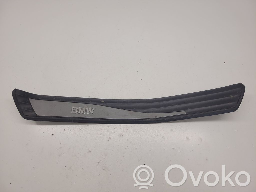 BMW 5 E60 E61 Moldura protectora del borde trasero 