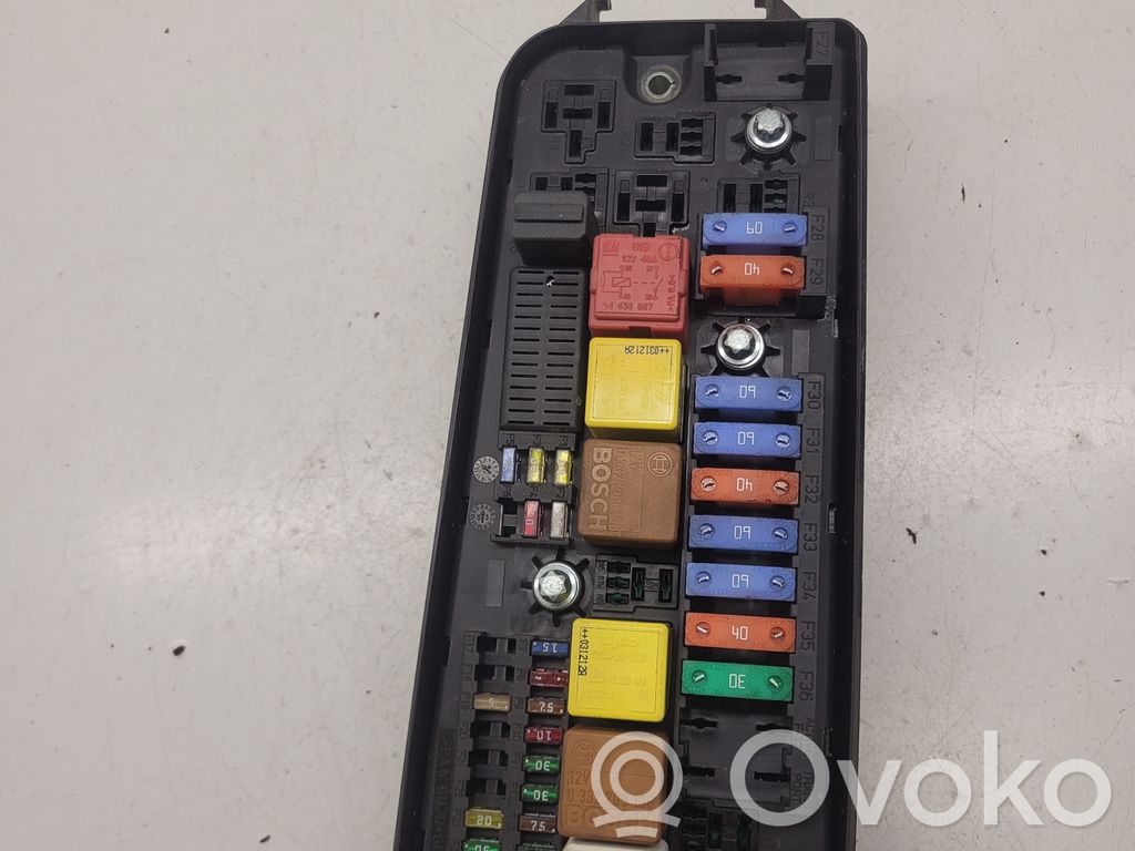 Opel Vectra C Módulo de fusible 
