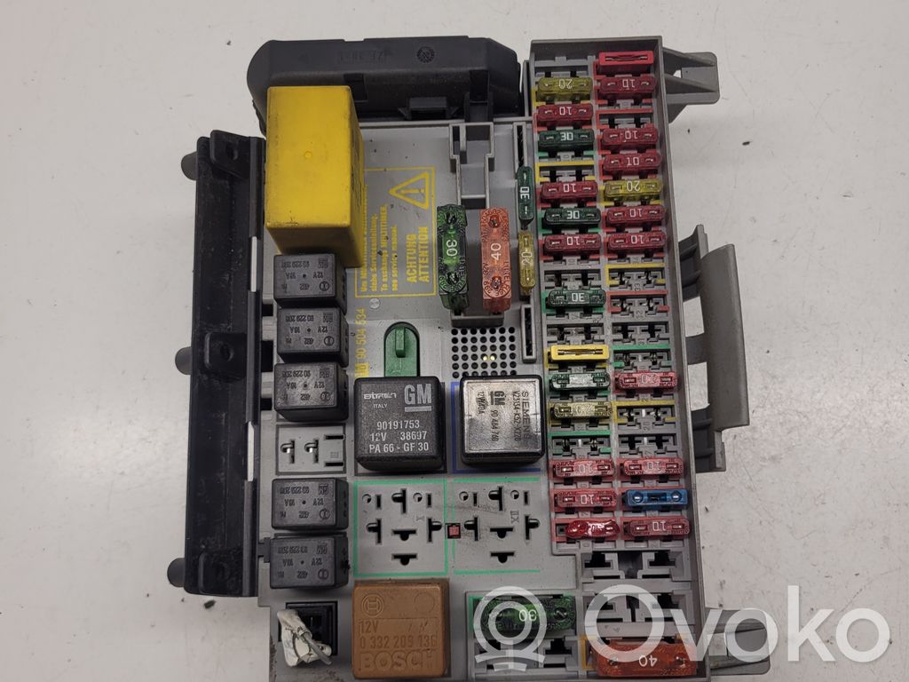 Opel Vectra C Juego de caja de fusibles 