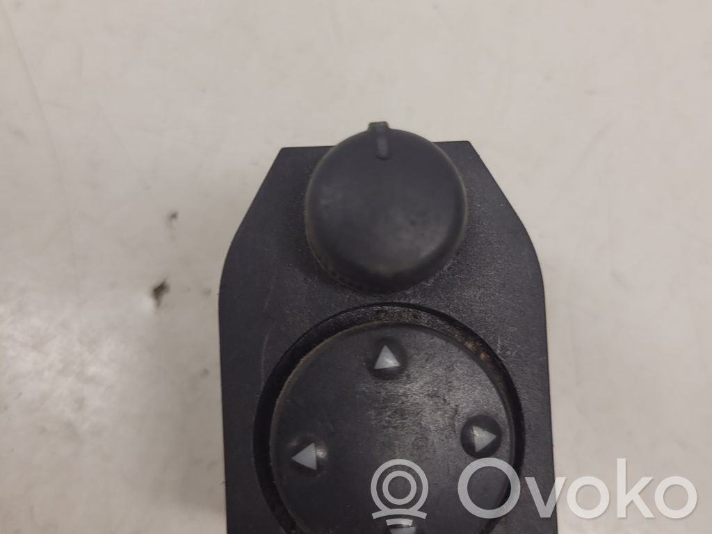 Audi A4 S4 B5 8D Wing mirror switch 