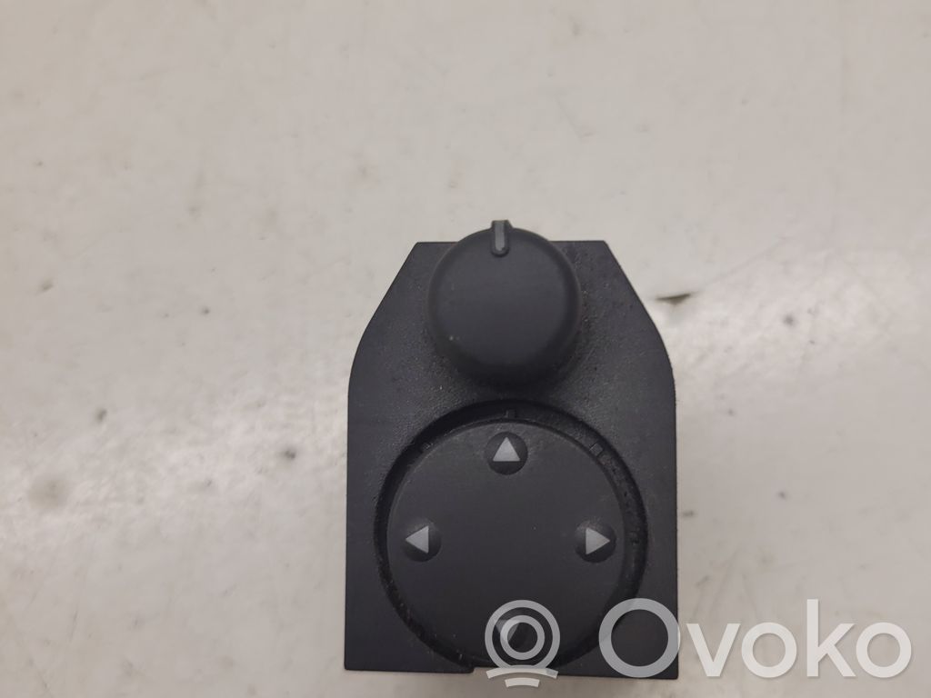 Audi A4 S4 B5 8D Wing mirror switch 