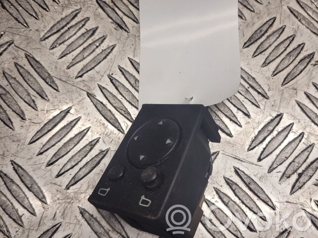 Audi A6 S6 C4 4A Interruptor del espejo lateral 