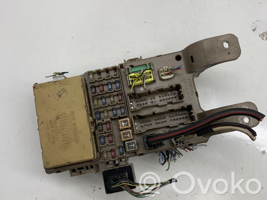 Toyota Corolla Verso E121 Módulo de fusible 