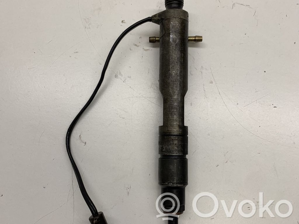 Volkswagen PASSAT B5 Inyector de combustible 