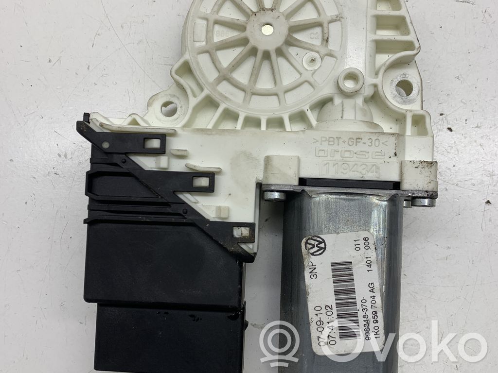 Volkswagen Golf V Takaoven ikkunan nostomoottori 