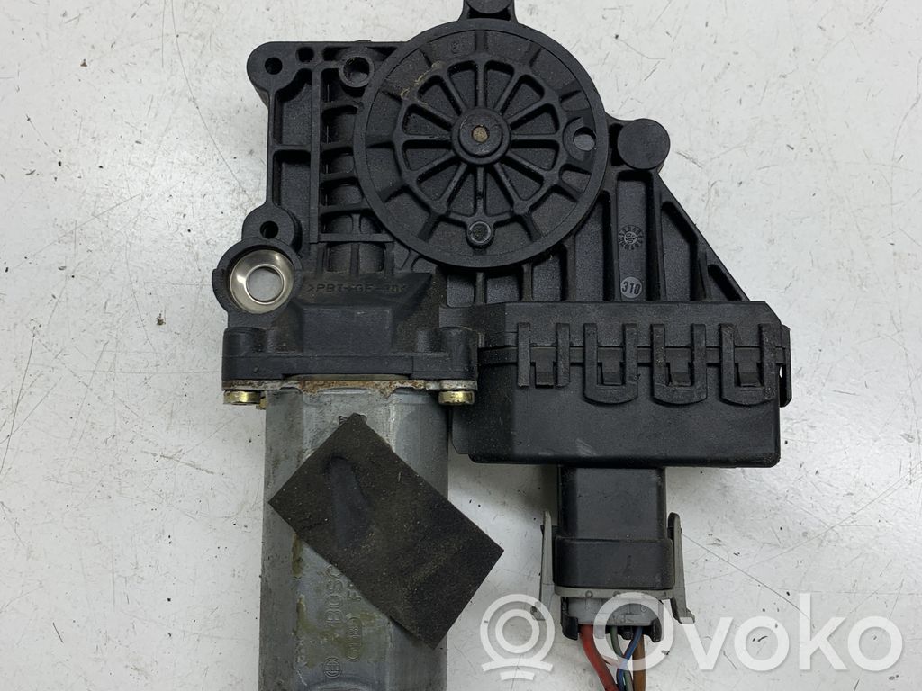Opel Zafira A Silnik regulatora szyby drzwi przednich 