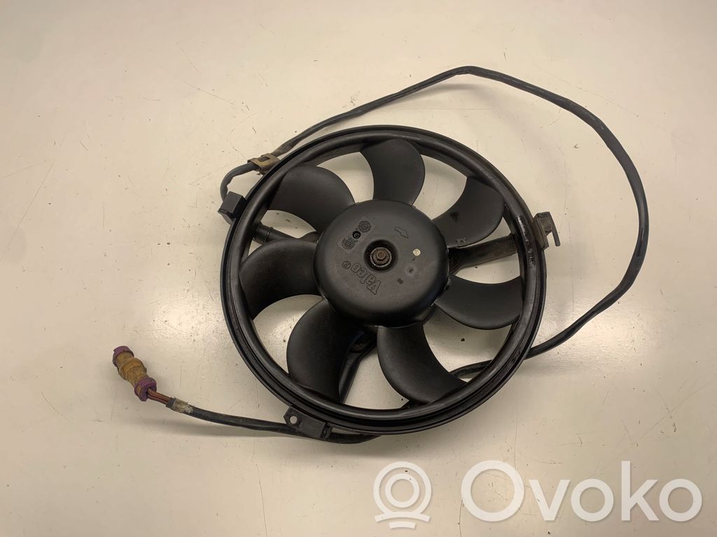 Audi A4 S4 B5 8D Elektrisks radiatoru ventilators 
