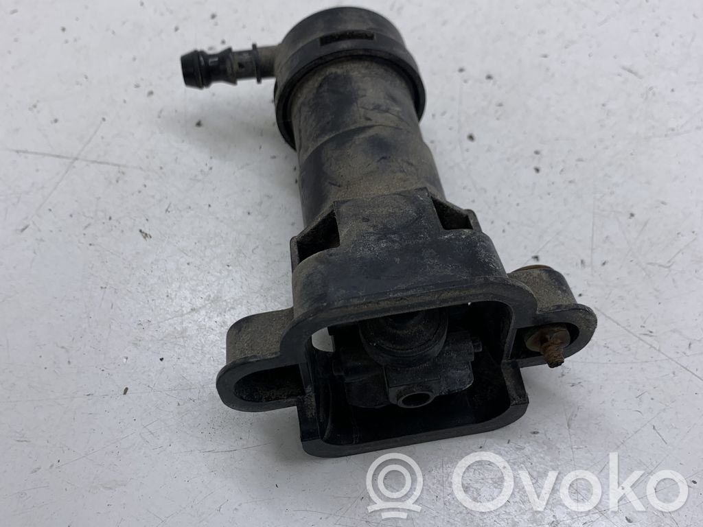 Audi A4 S4 B6 8E 8H Dysza spryskiwacza lampy przedniej 