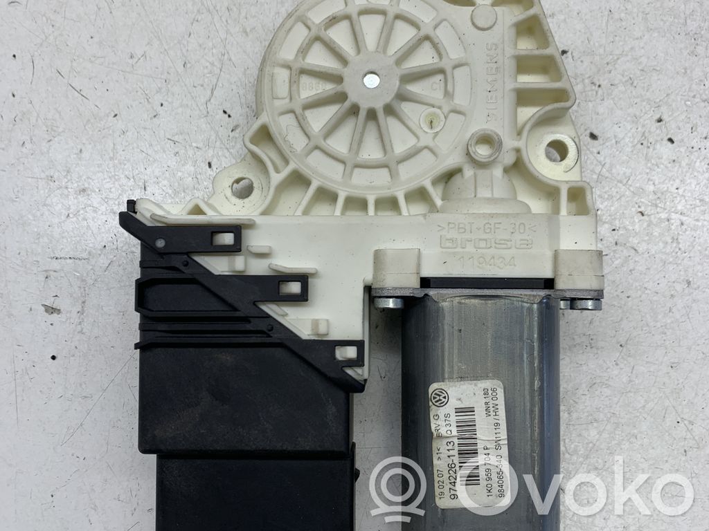 Volkswagen PASSAT B6 Silniczek podnoszenia szyby drzwi tylnych 