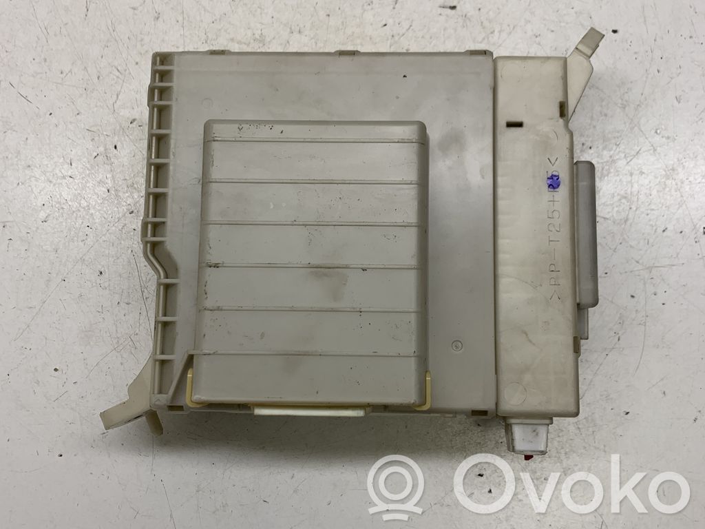 Lexus IS 220D-250-350 Módulo de fusible 