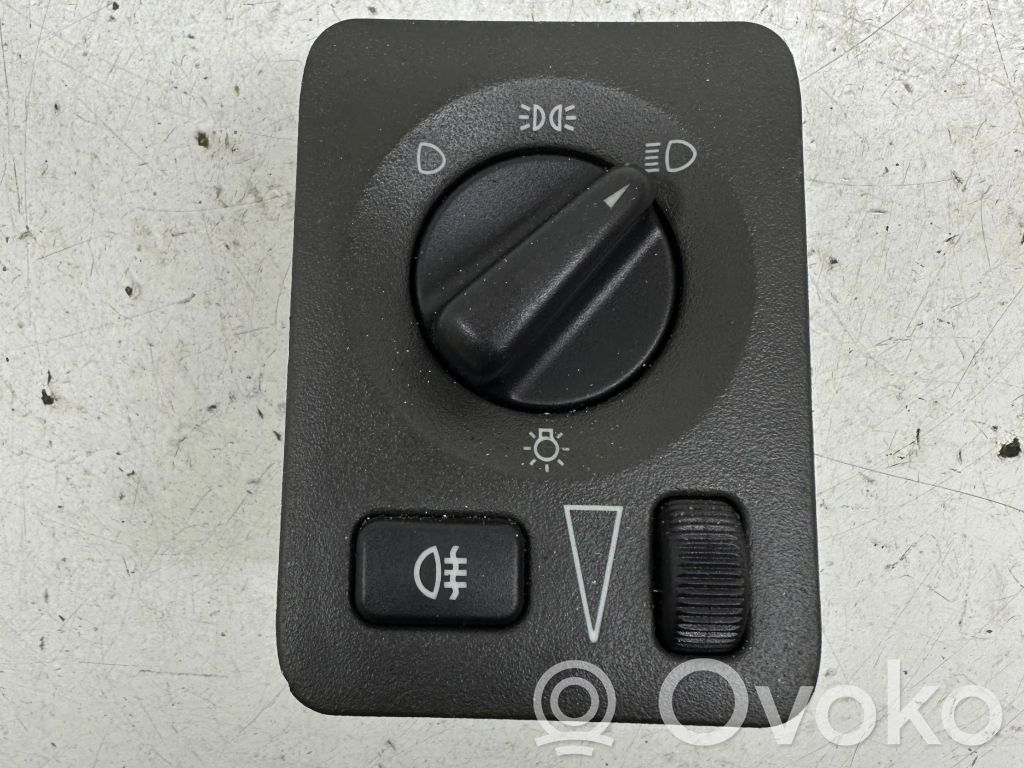 Light switch   4616124,758173