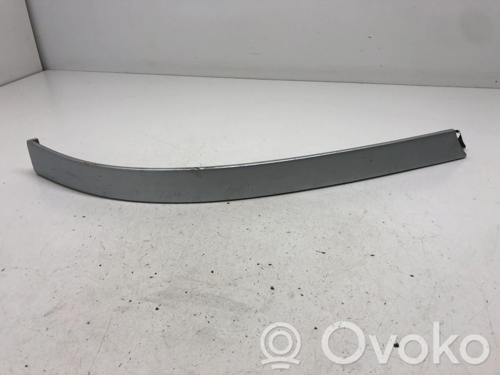 Audi A8 S8 D2 4D Ajovalon valaisimen alalista 