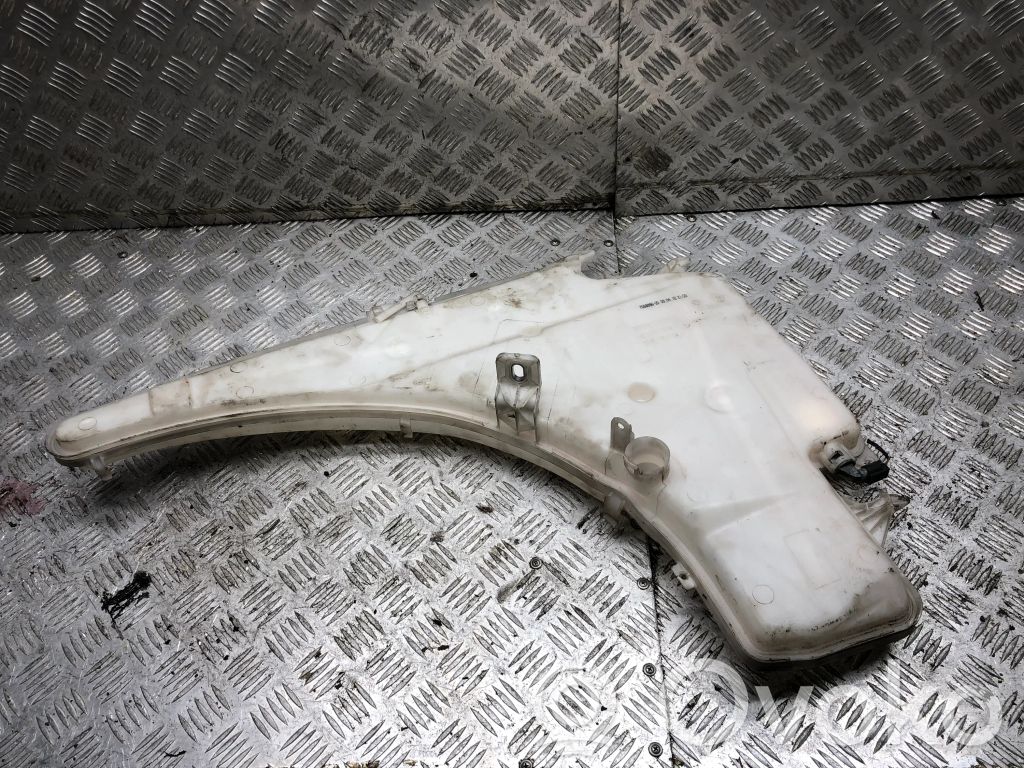 BMW 3 E90 E91 Windshield washer fluid reservoir/tank 
