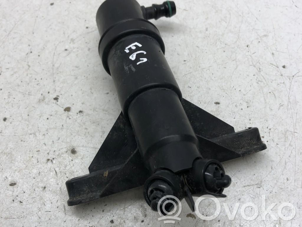 Headlight washer spray nozzle