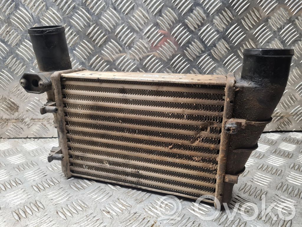 Volkswagen PASSAT B5 Interkūlerio radiatorius 