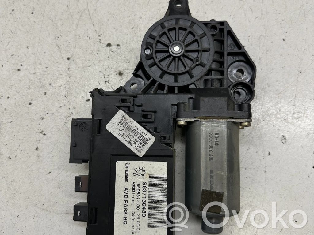 Peugeot 307 Front door window regulator motor 