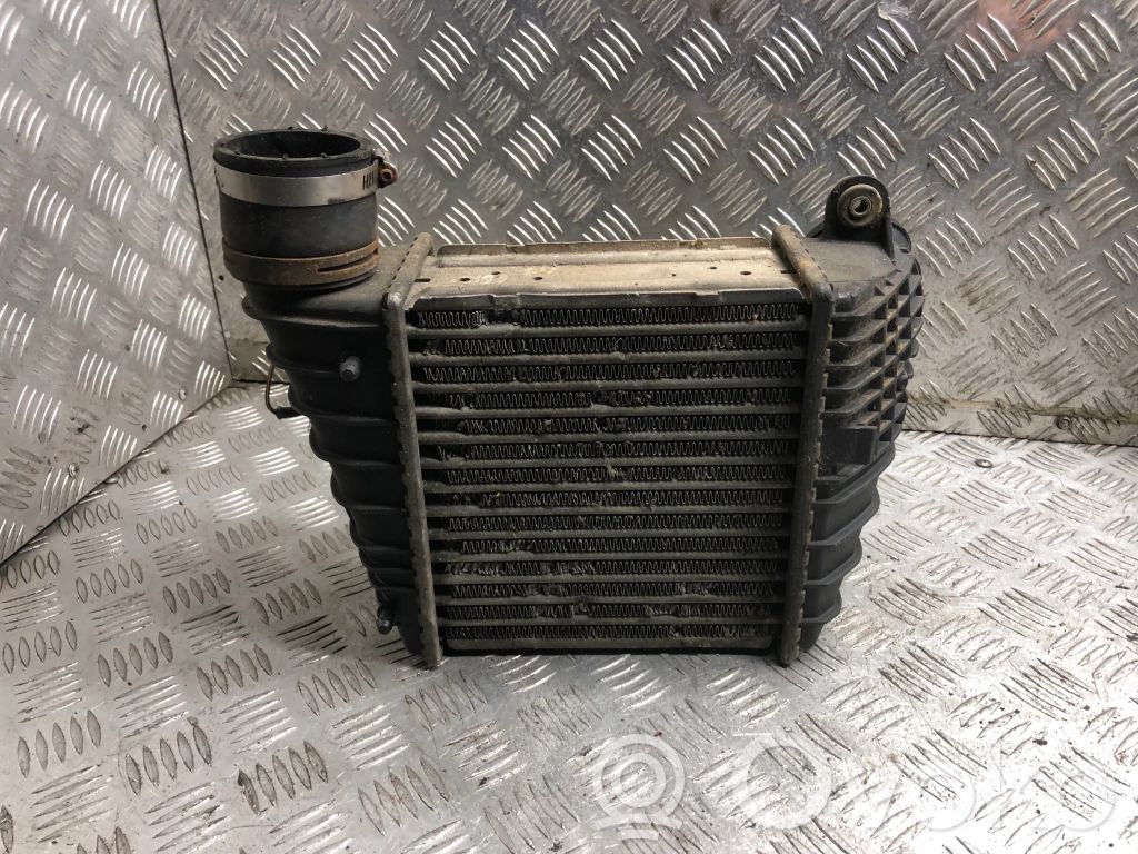 Volkswagen Golf IV Starpdzesētāja radiators 