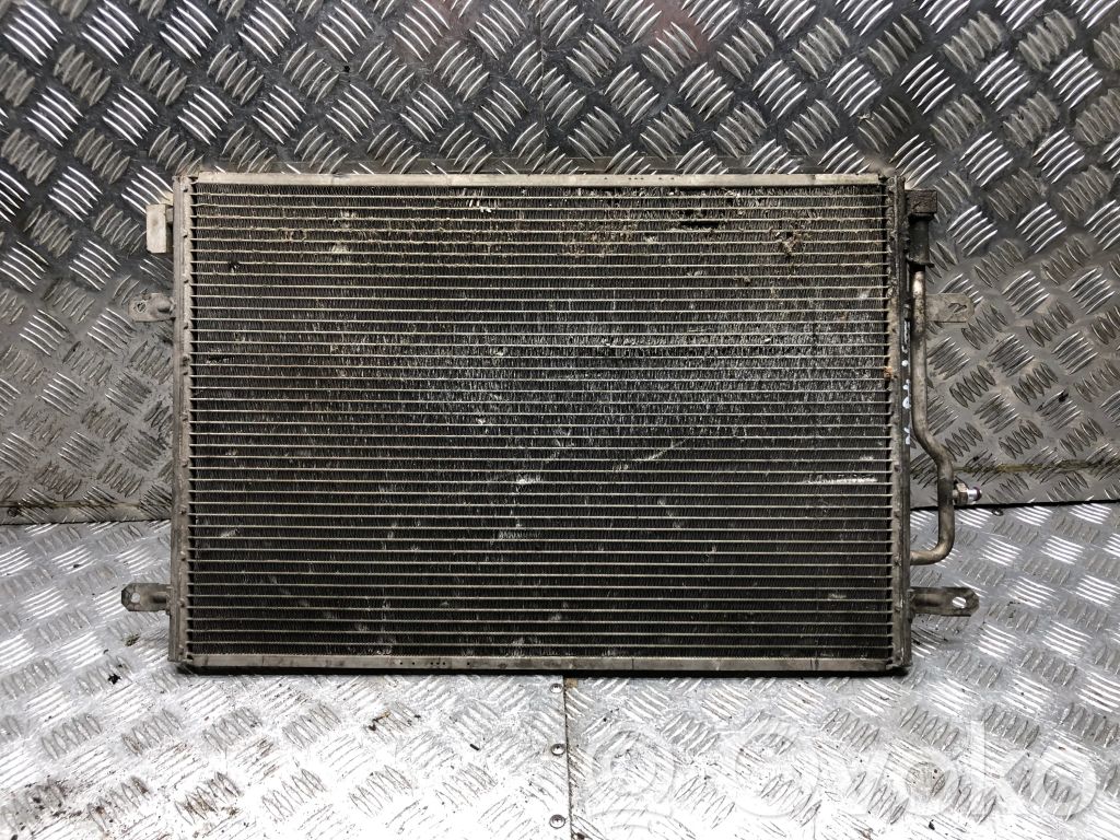 Audi A4 S4 B6 8E 8H Skraplacz / Chłodnica klimatyzacji 