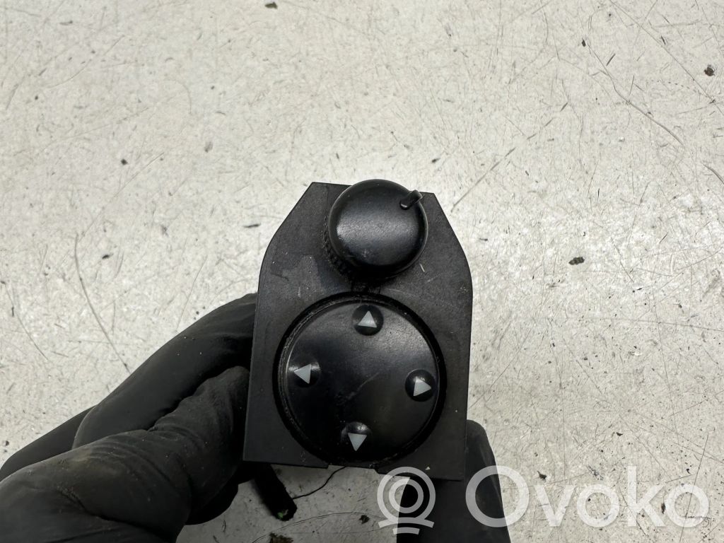 Audi A4 S4 B5 8D Wing mirror switch 