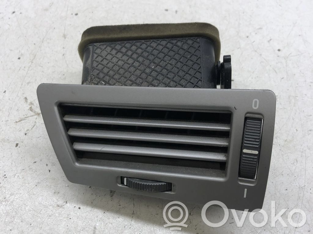 BMW 7 E65 E66 Šoninės oro grotelės 