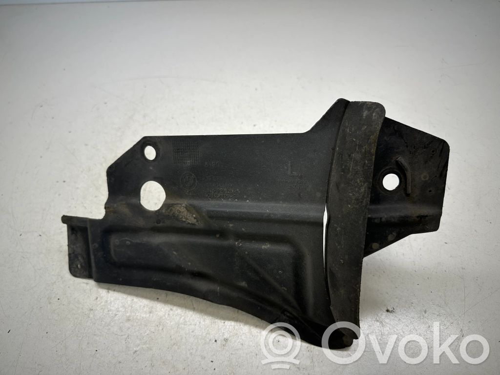 BMW 3 E90 E91 Kita dugno detalė 