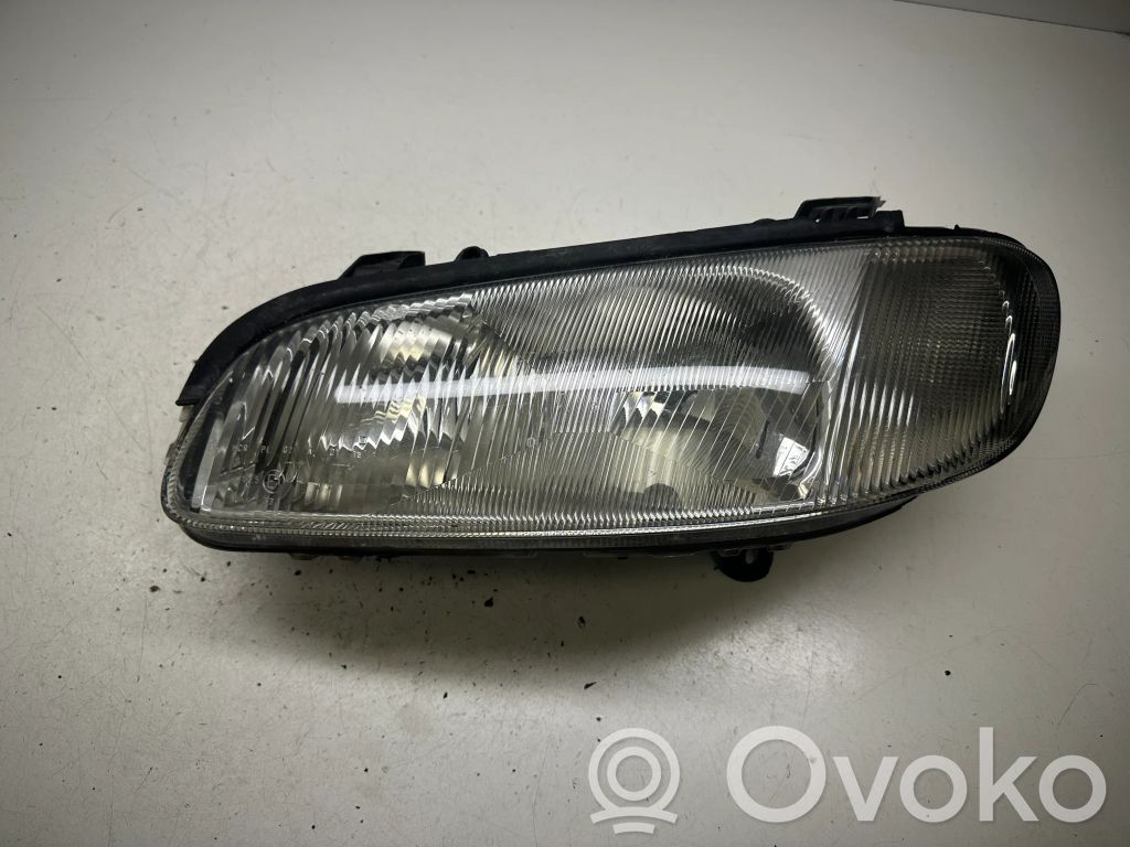 Opel Omega B1 Etu-/Ajovalo 