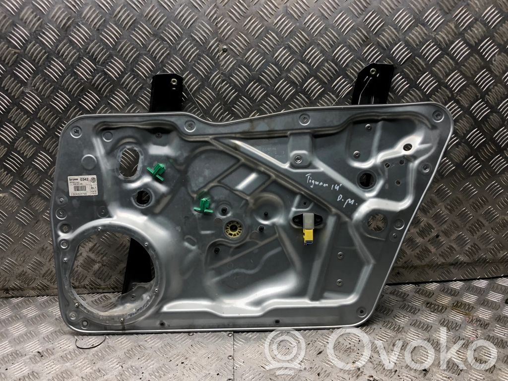 Volkswagen Tiguan Mechanizm podnoszenia szyby przedniej bez silnika 