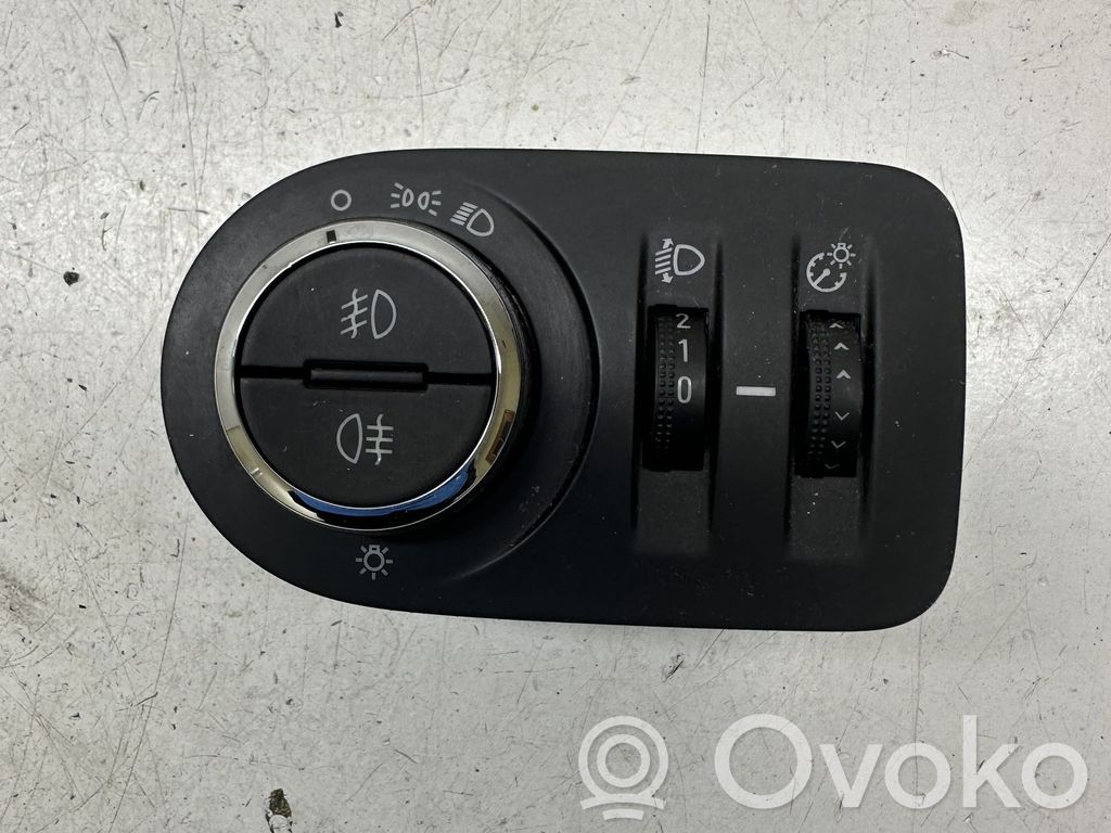 Light switch   13294815,251697