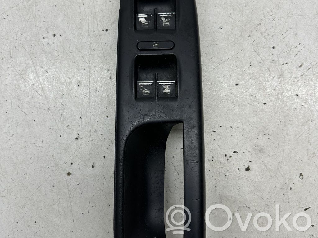 Volkswagen PASSAT B6 Interruptor del elevalunas eléctrico 