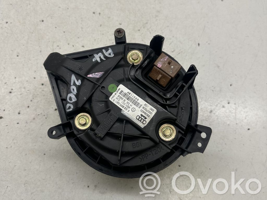 Audi A4 S4 B6 8E 8H Lämmittimen puhallin 