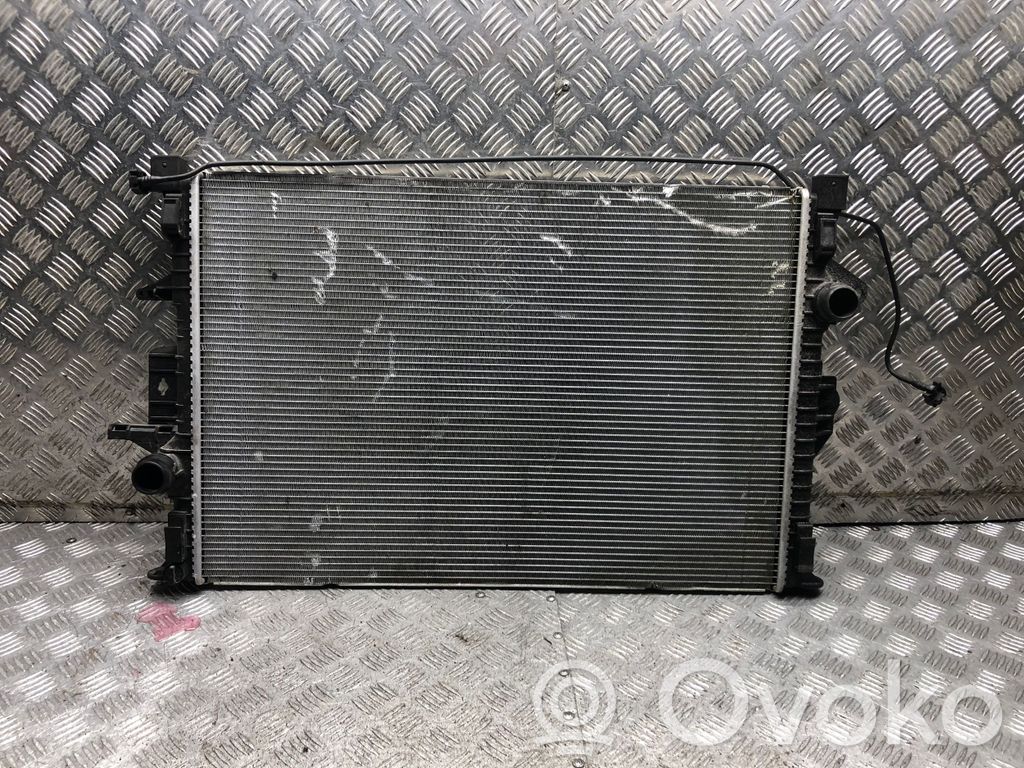 Volvo V40 Jäähdyttimen lauhdutin 