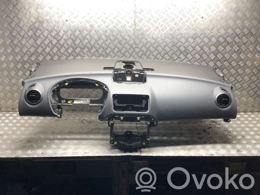 Opel Meriva B Kojelauta 