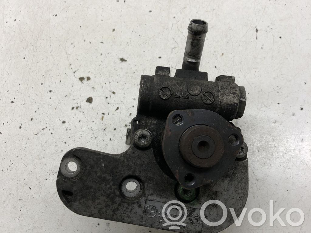 BMW 3 E90 E91 Ohjaustehostimen pumppu 