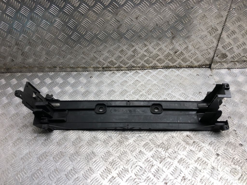 BMW 5 F10 F11 Panel mocowania chłodnicy / góra 