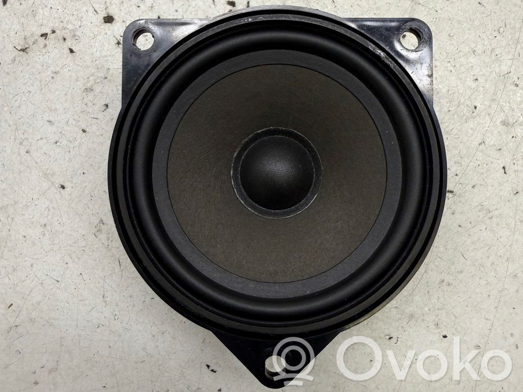 BMW 5 E60 E61 Takaoven kaiutin 