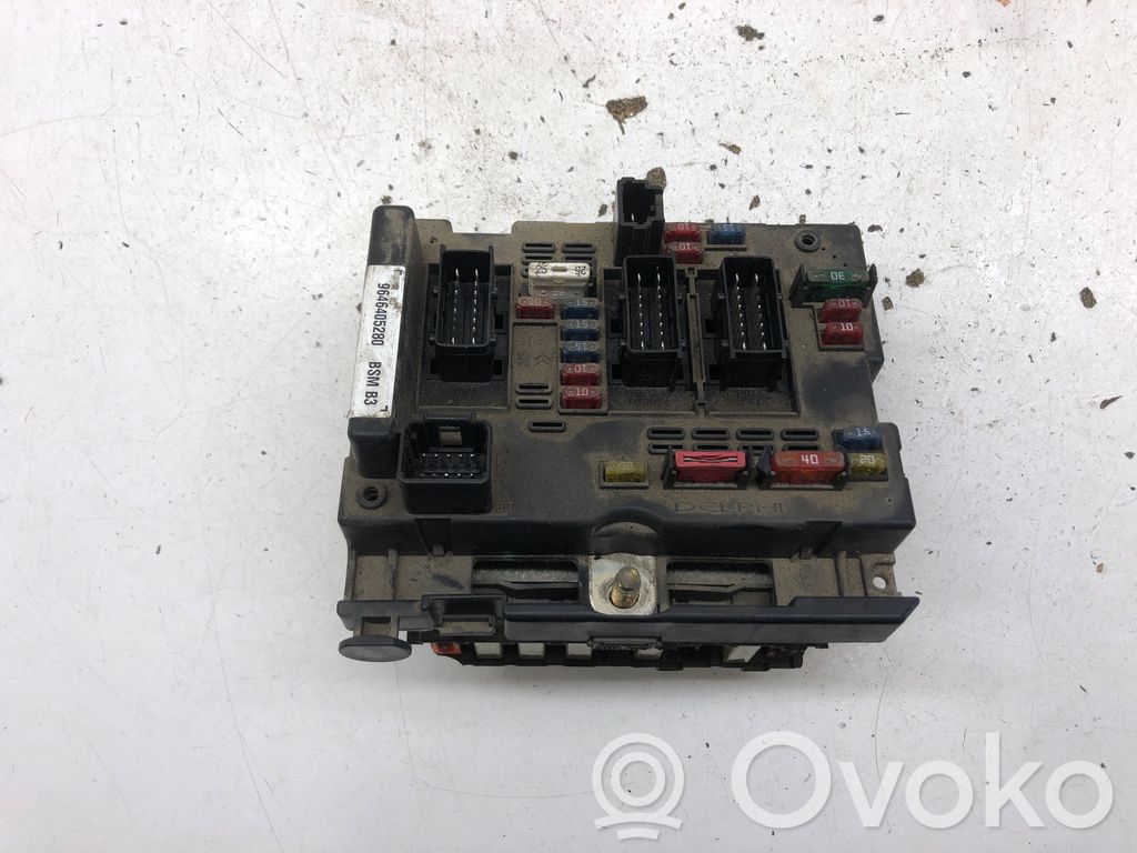 Peugeot 307 Saugiklių blokas 