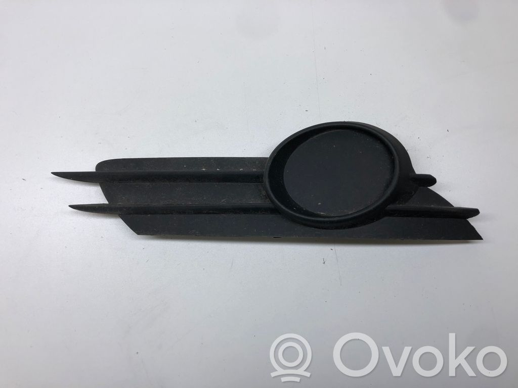 Opel Corsa D Etupuskurin alempi jäähdytinsäleikkö 
