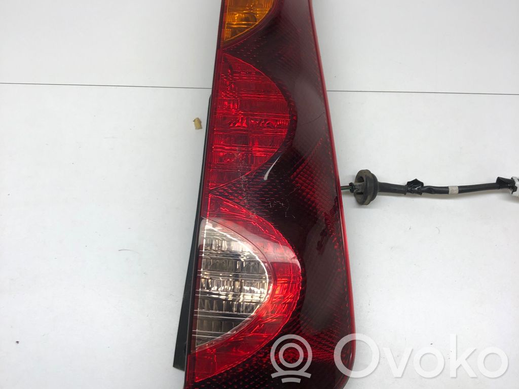 Nissan Note (E11) Galinis žibintas kėbule 