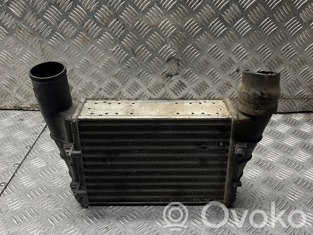 Audi A4 S4 B5 8D Interkūlerio radiatorius 