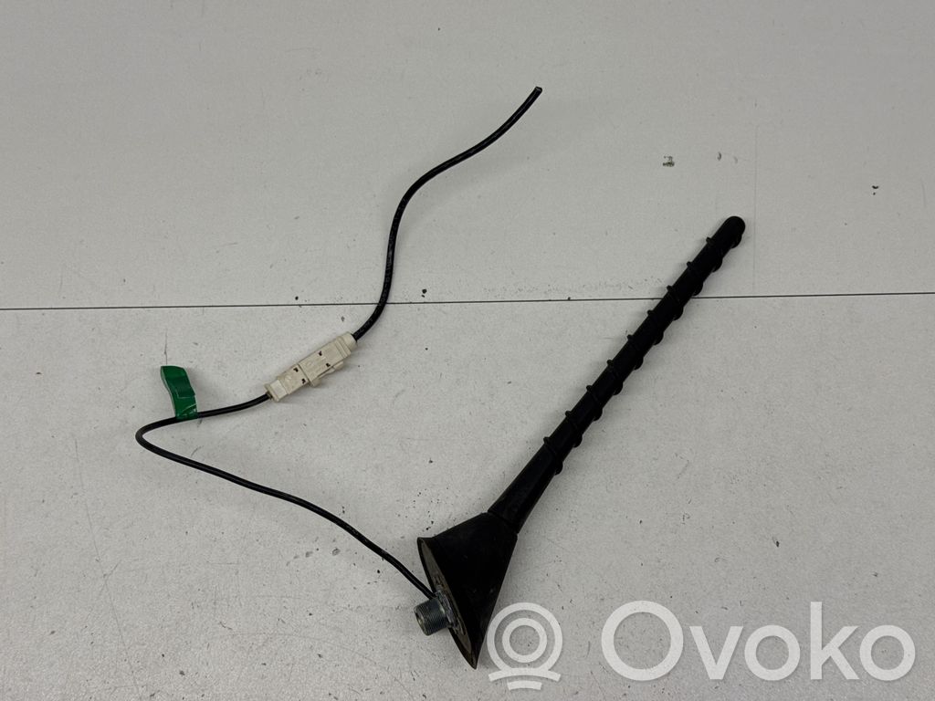 Skoda Octavia Mk2 (1Z) GPS-pystyantenni 