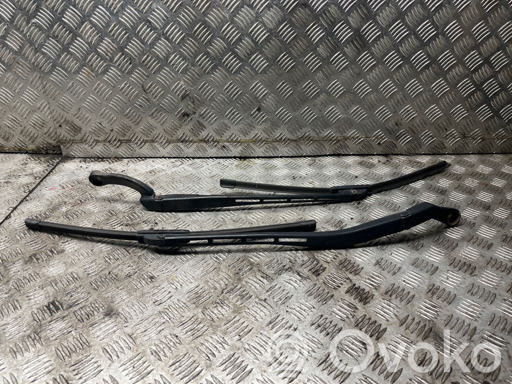 Audi A4 S4 B7 8E 8H Lamă ștergător parbriz 