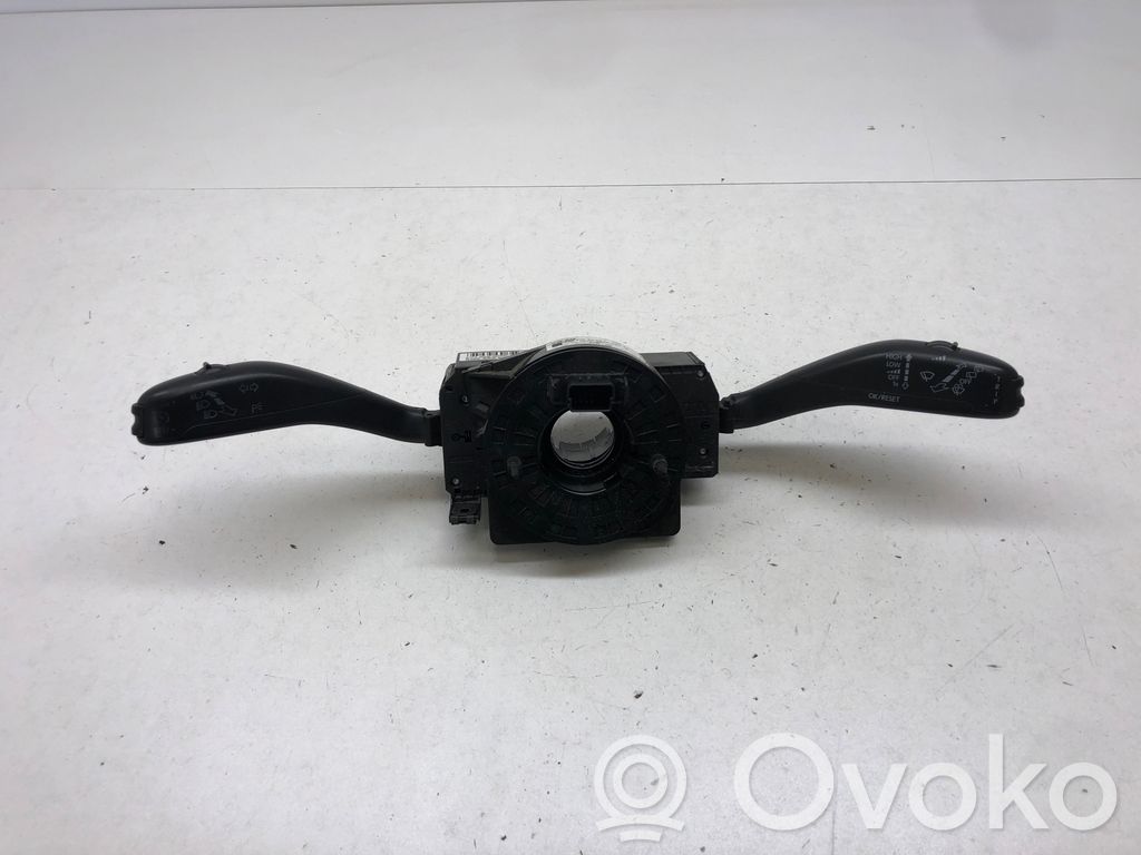 Volkswagen Polo V 6R Wiper turn signal indicator stalk/switch 