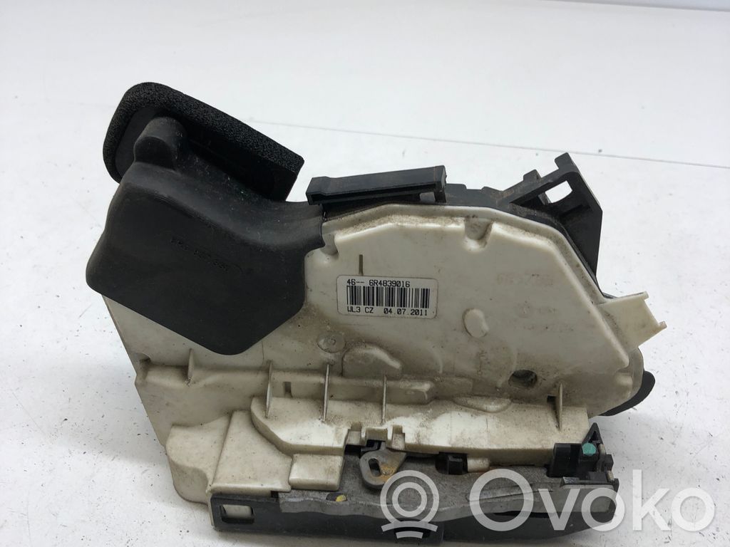 Volkswagen Polo V 6R Zamek drzwi tylnych 