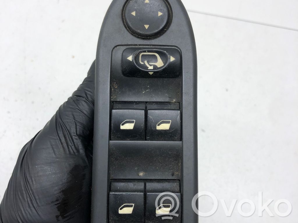 Electric window control switch   96498423ZF