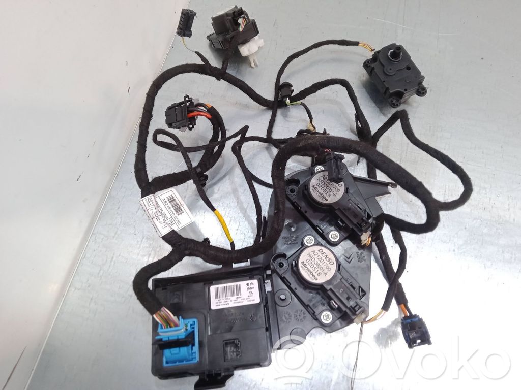 Citroen C4 SpaceTourer Salono oro mazgo plastikinis korpusas 