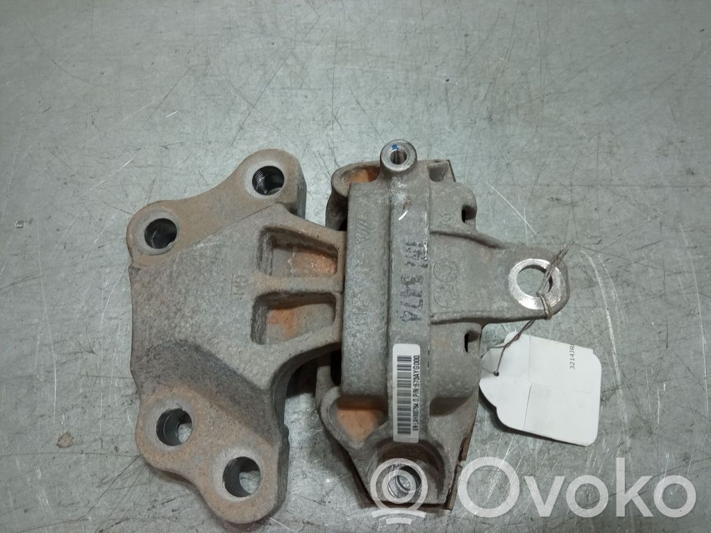 Engine mount bracket
