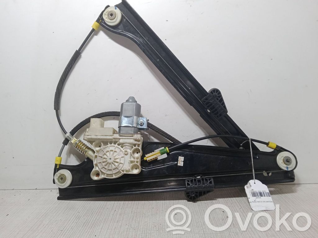 Regulador manual de la ventanilla delantera   7138861E