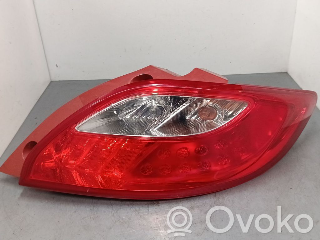 Luz trasera/de freno   D65151150