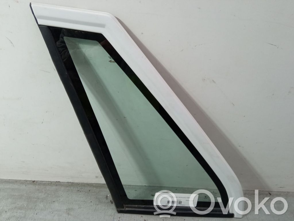 Ventanilla de ventilación de la puerta trasera