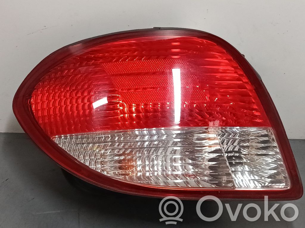 Lámpara de faros/luces traseros